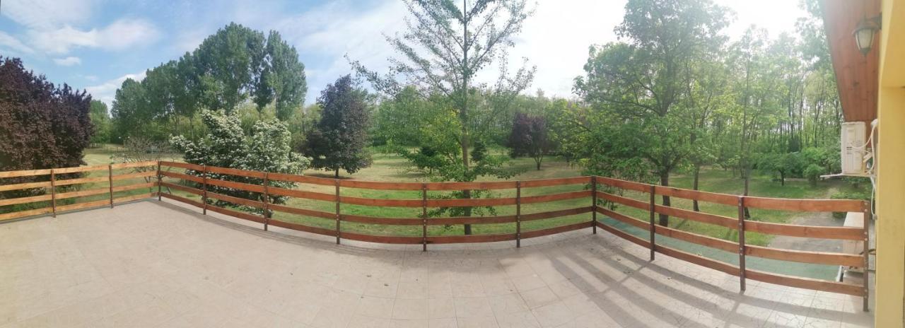 Apartamento Podlovics Tanya Panzió Kemecse Exterior foto