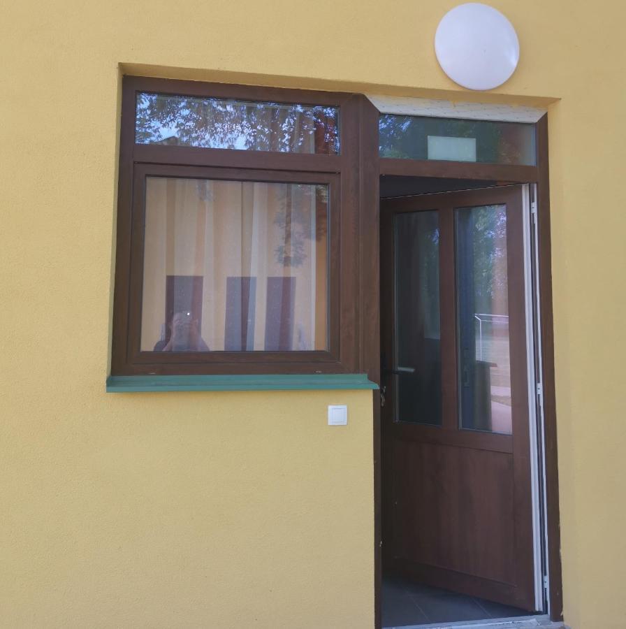 Apartamento Podlovics Tanya Panzió Kemecse Exterior foto