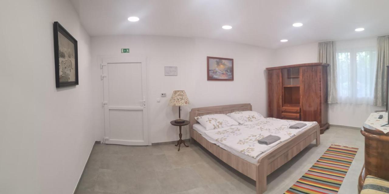 Apartamento Podlovics Tanya Panzió Kemecse Exterior foto